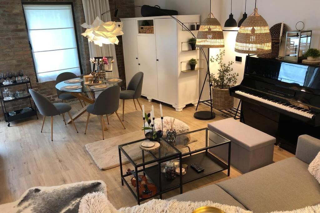 Viv Central Apart-Studio Appartement Bistriţa Buitenkant foto